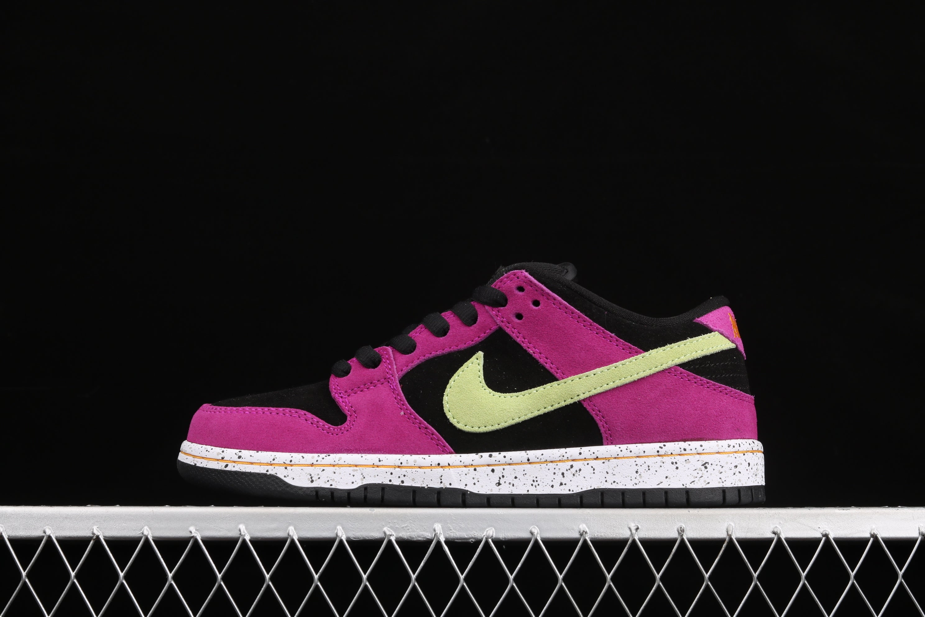 Nike SB Dunk Low Pro Red Plum