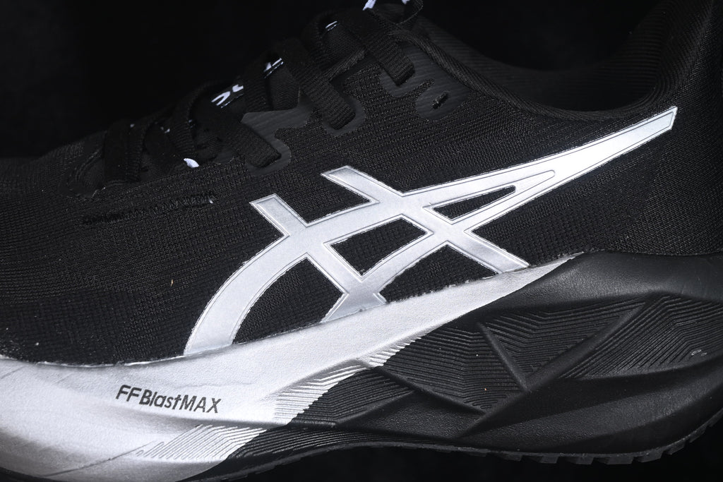 Asics Novablast 5