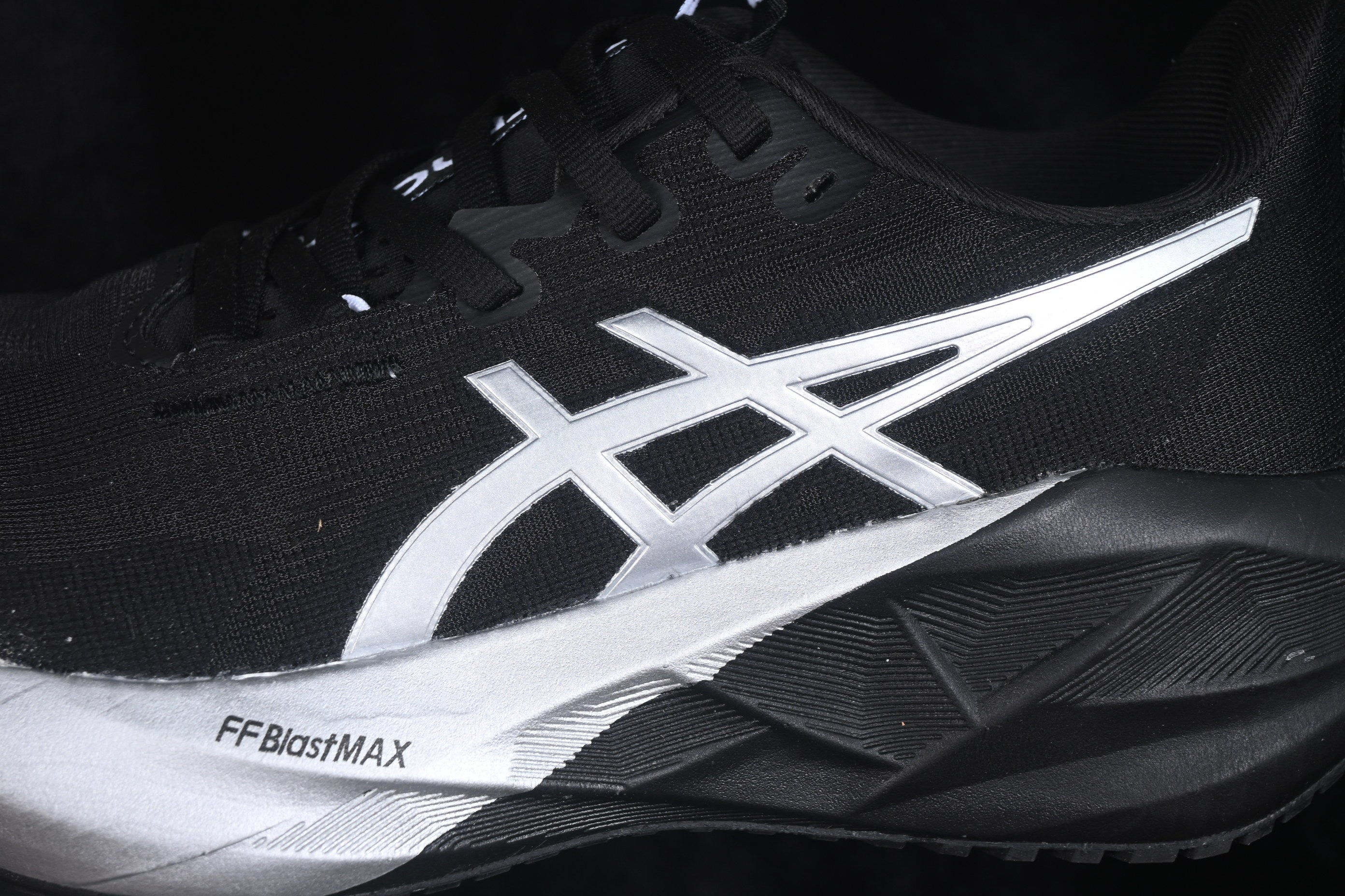 Asics Novablast 5
