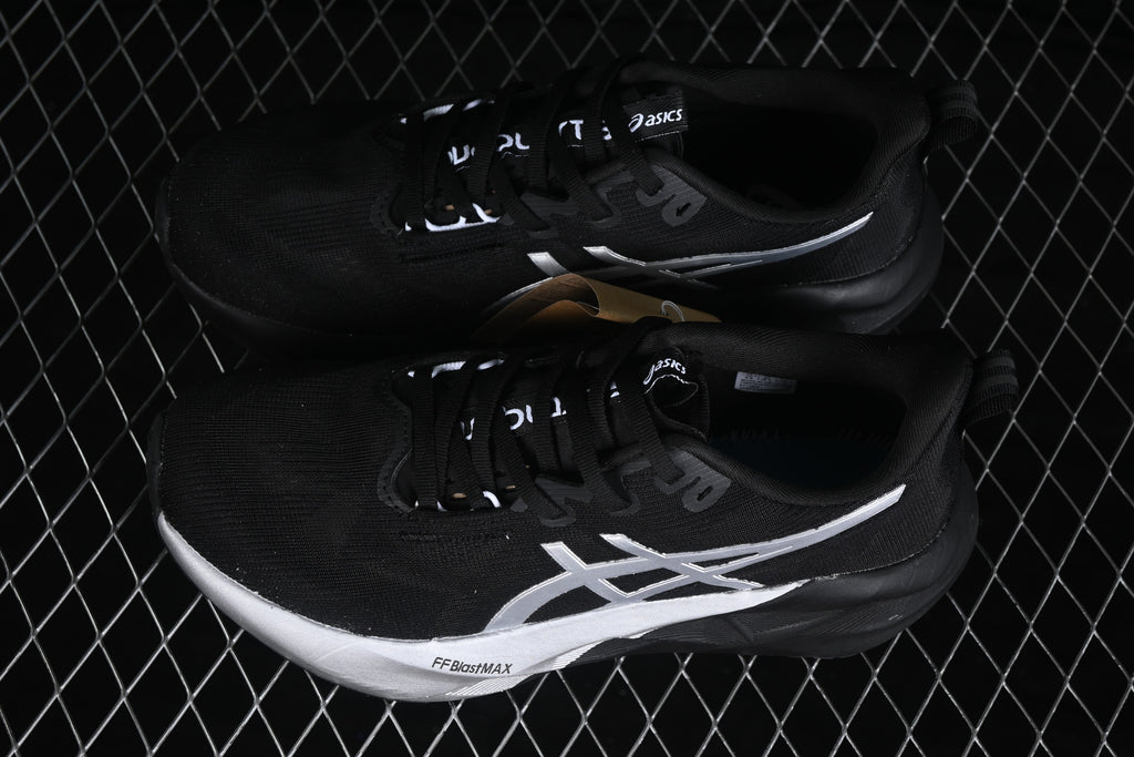 Asics Novablast 5