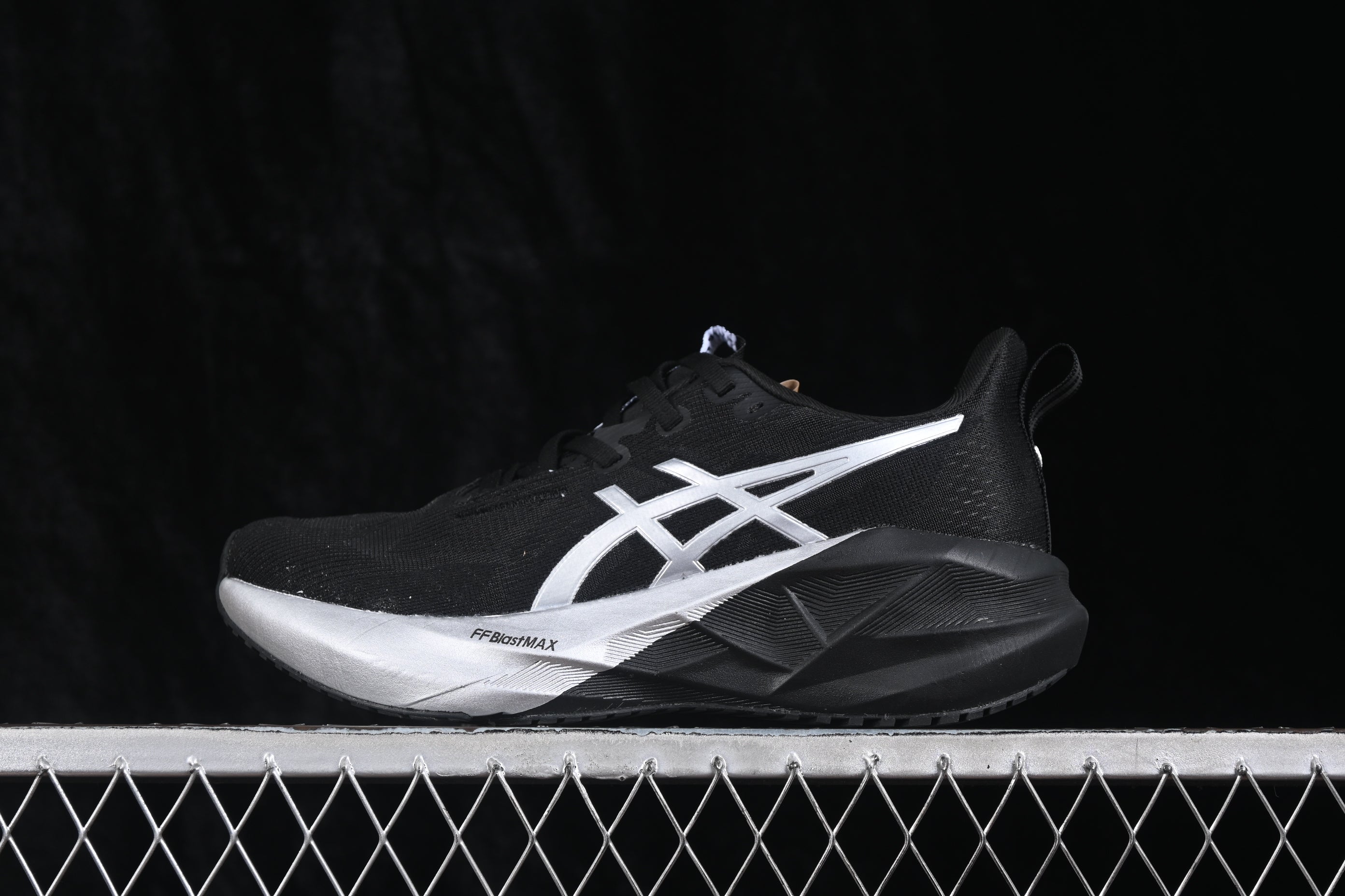 Asics Novablast 5