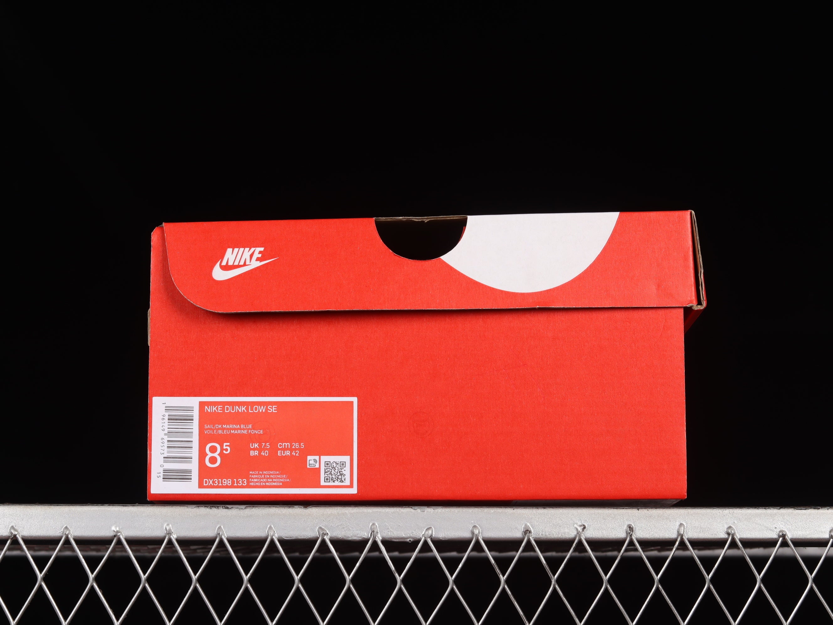 Nike Dunk Low SE "Sail/Dark Marina Blue"