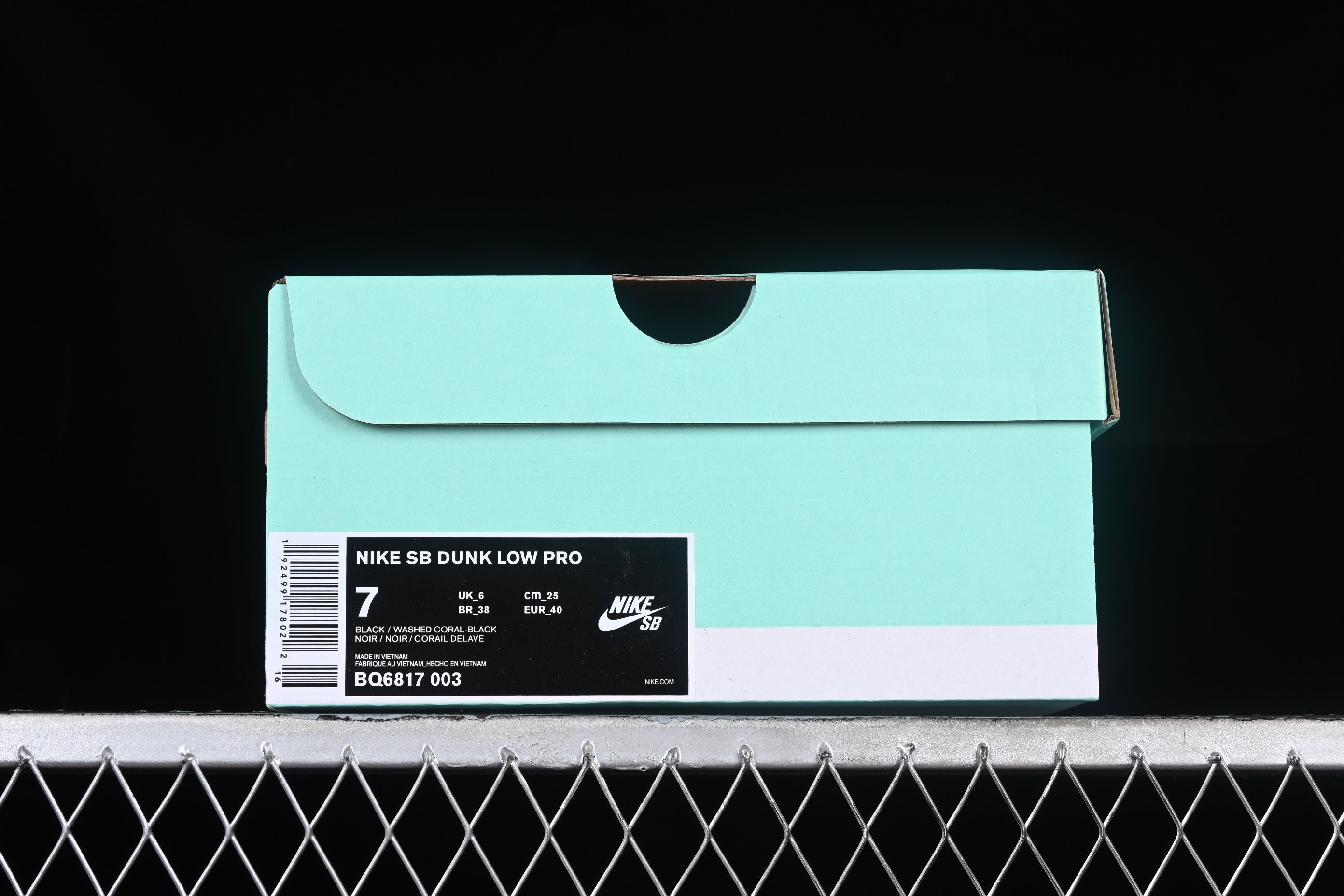 Nike SB Dunk Low Pro "Washed Coral"