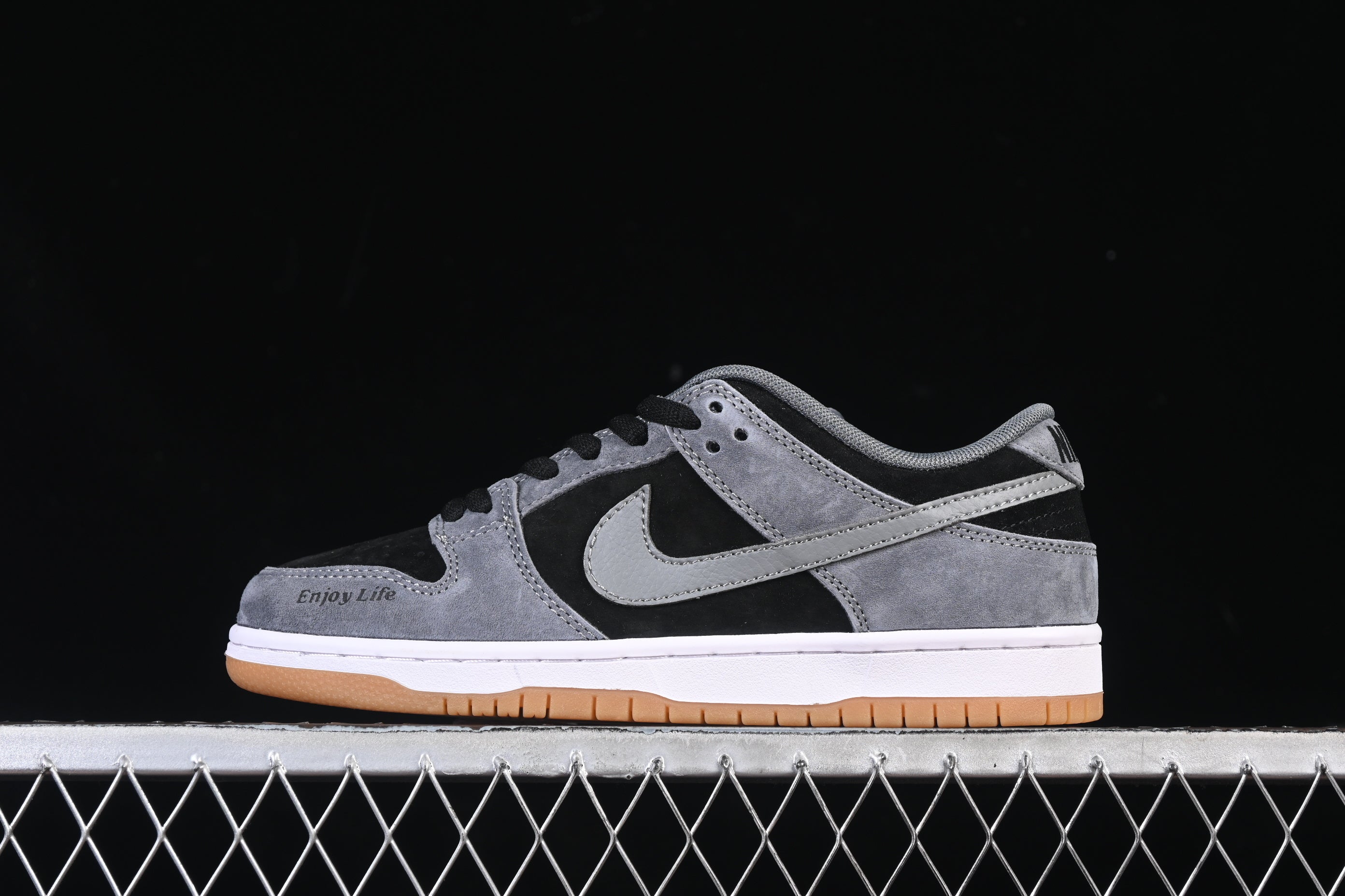 Nike SB Dunk Low Pro "Shadow"
