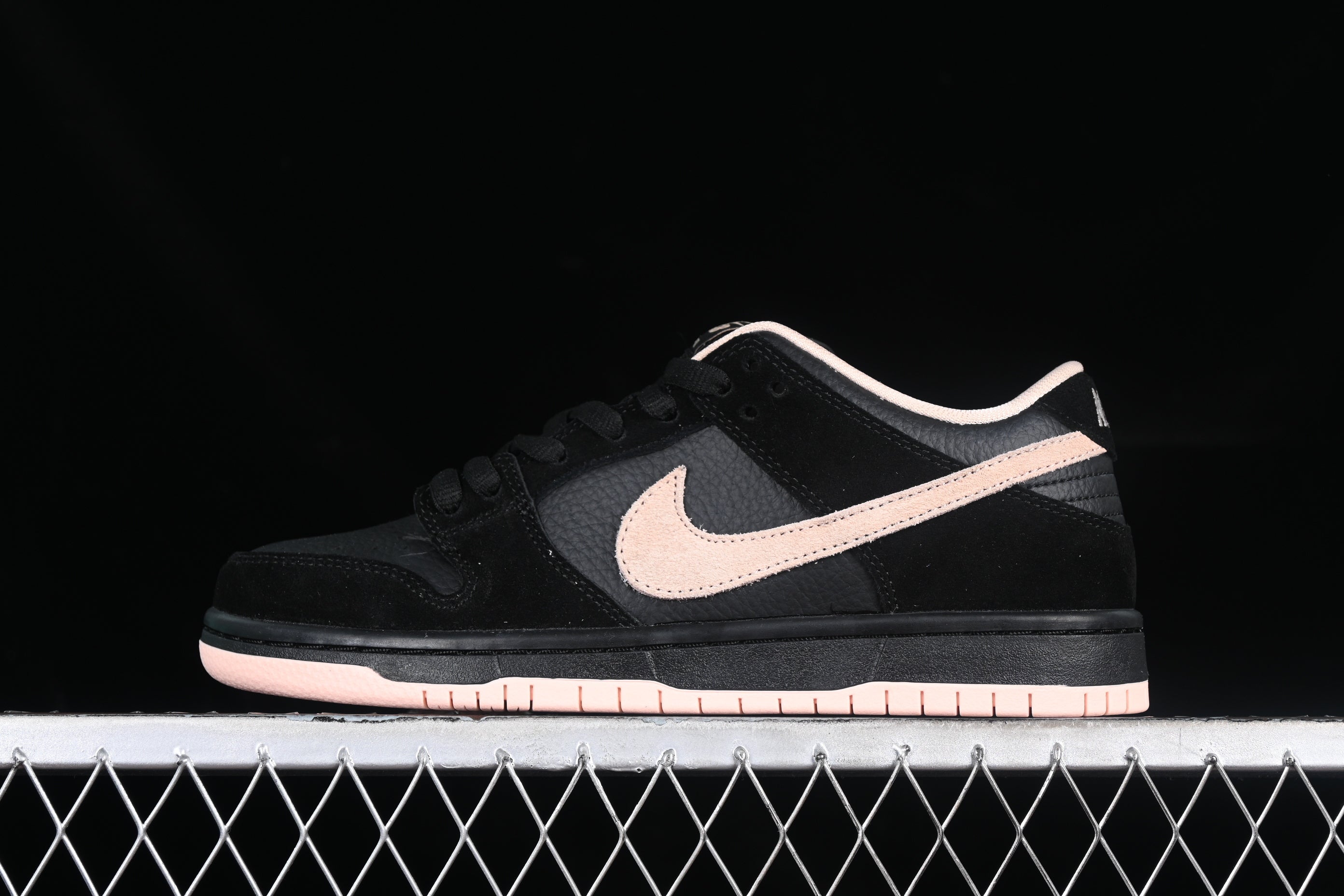 Nike SB Dunk Low Pro "Washed Coral"
