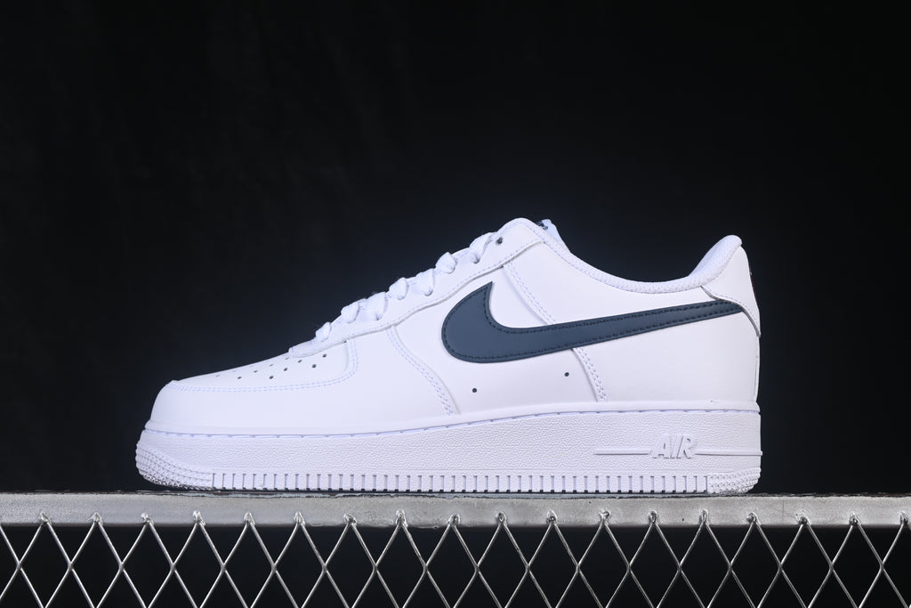 Nike Air Force 1'07 Low - White/Deep Royal Blue