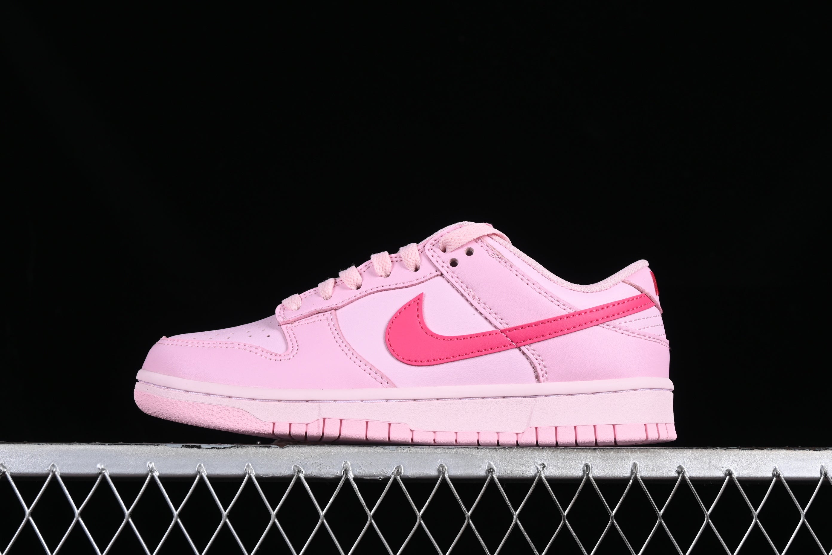 Nike Dunk Low GS Triple Pink (Barbie)