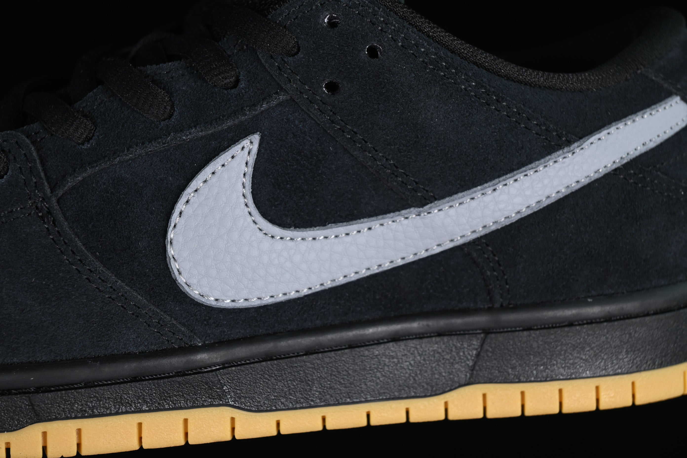Nike SB Dunk Low Pro "Black Gum"