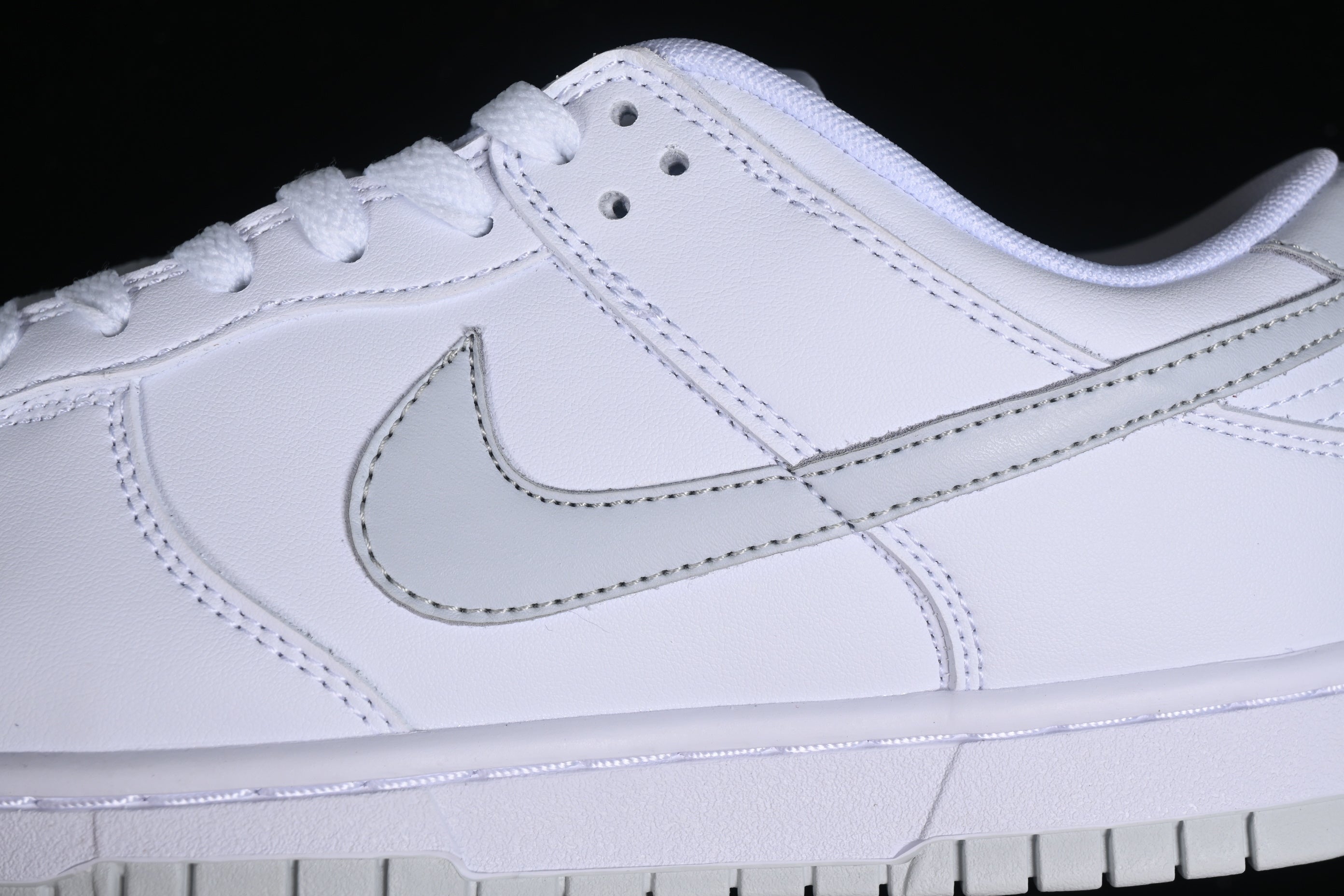 Nike Dunk Low Retro White Pure Platinum
