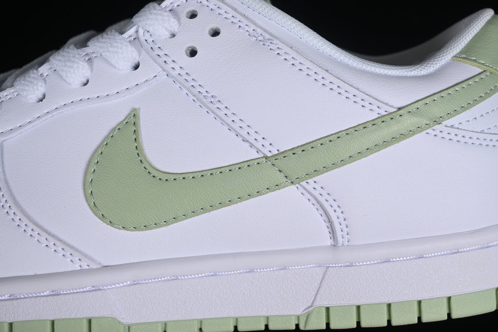 Nike Dunk Low Retro "Honeydew"