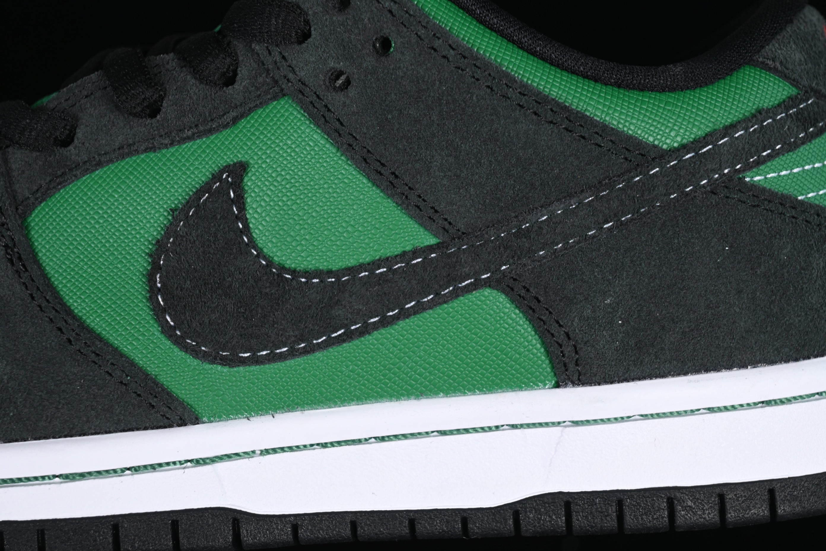 Nike Dunk Low Premium SB "J-Pack Pine Green"