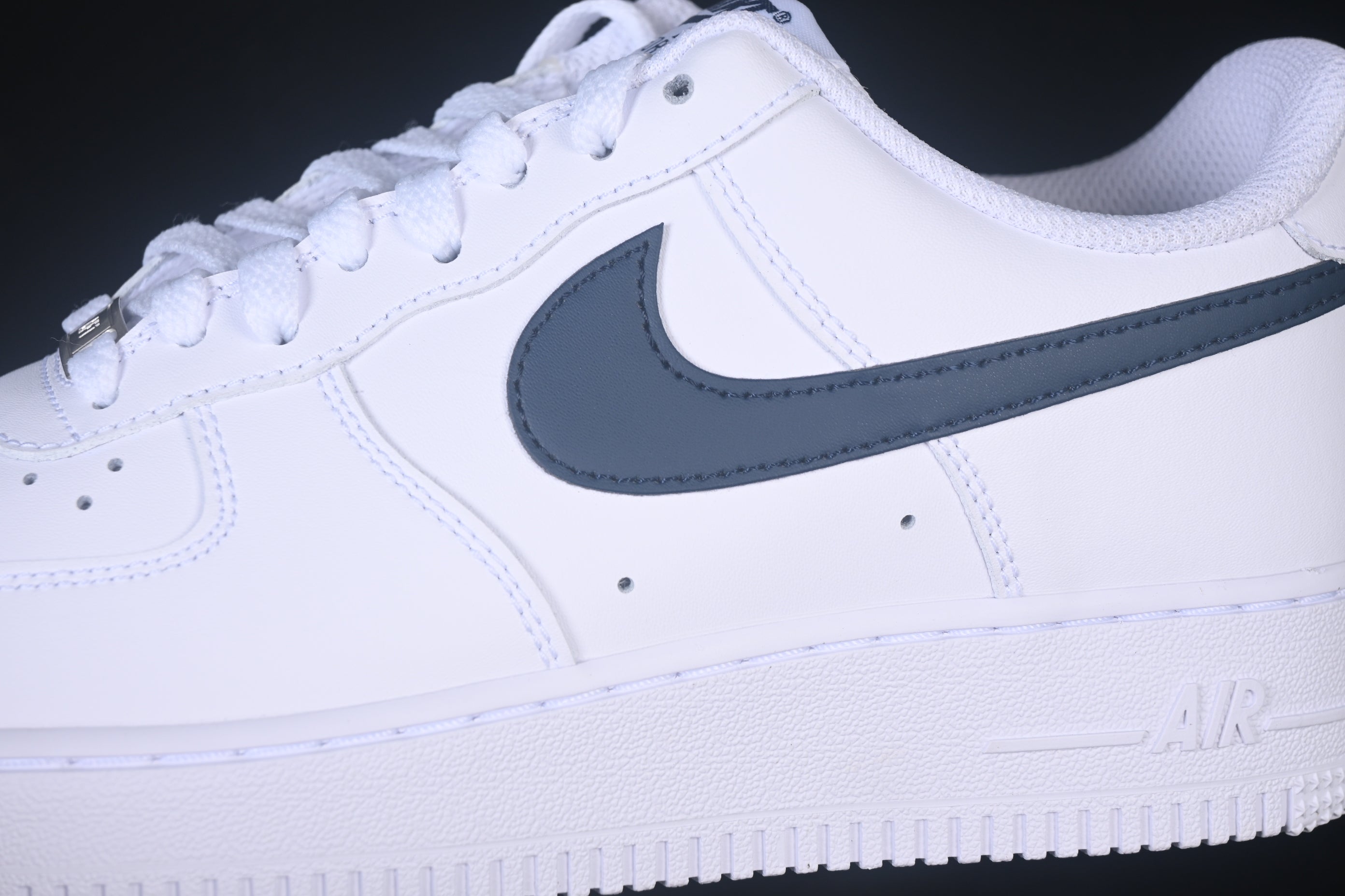 Nike Air Force 1'07 Low - White/Deep Royal Blue