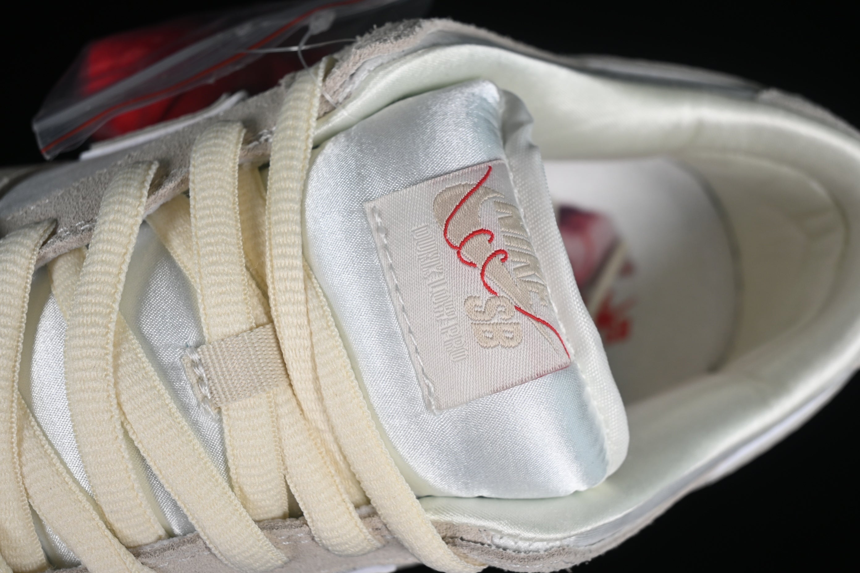 Nike Dunk Low "City of Love" Light Bone