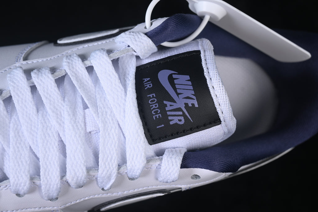 Nike W. Air Force 1'07 Low - Branco/Midnight Navy