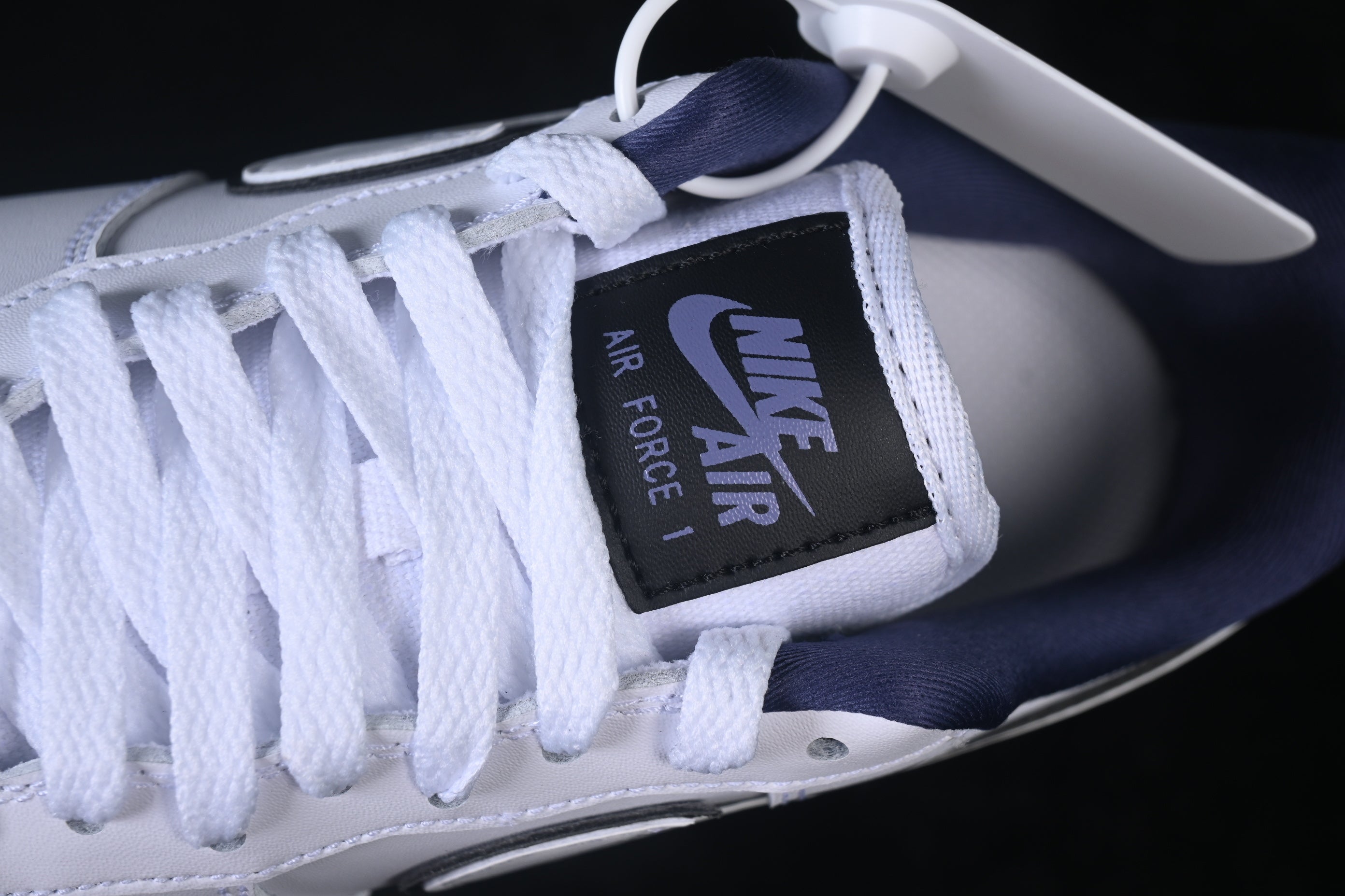 Nike W. Air Force 1'07 Low - Branco/Midnight Navy