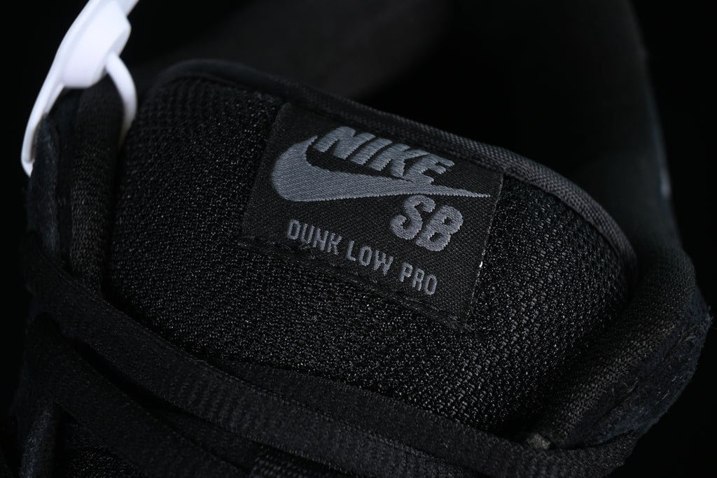 Nike SB Dunk Low Pro "Black Gum"