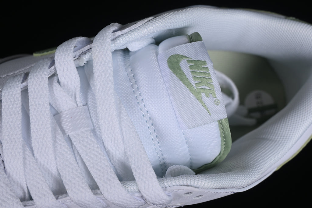 Nike Dunk Low Retro "Honeydew"