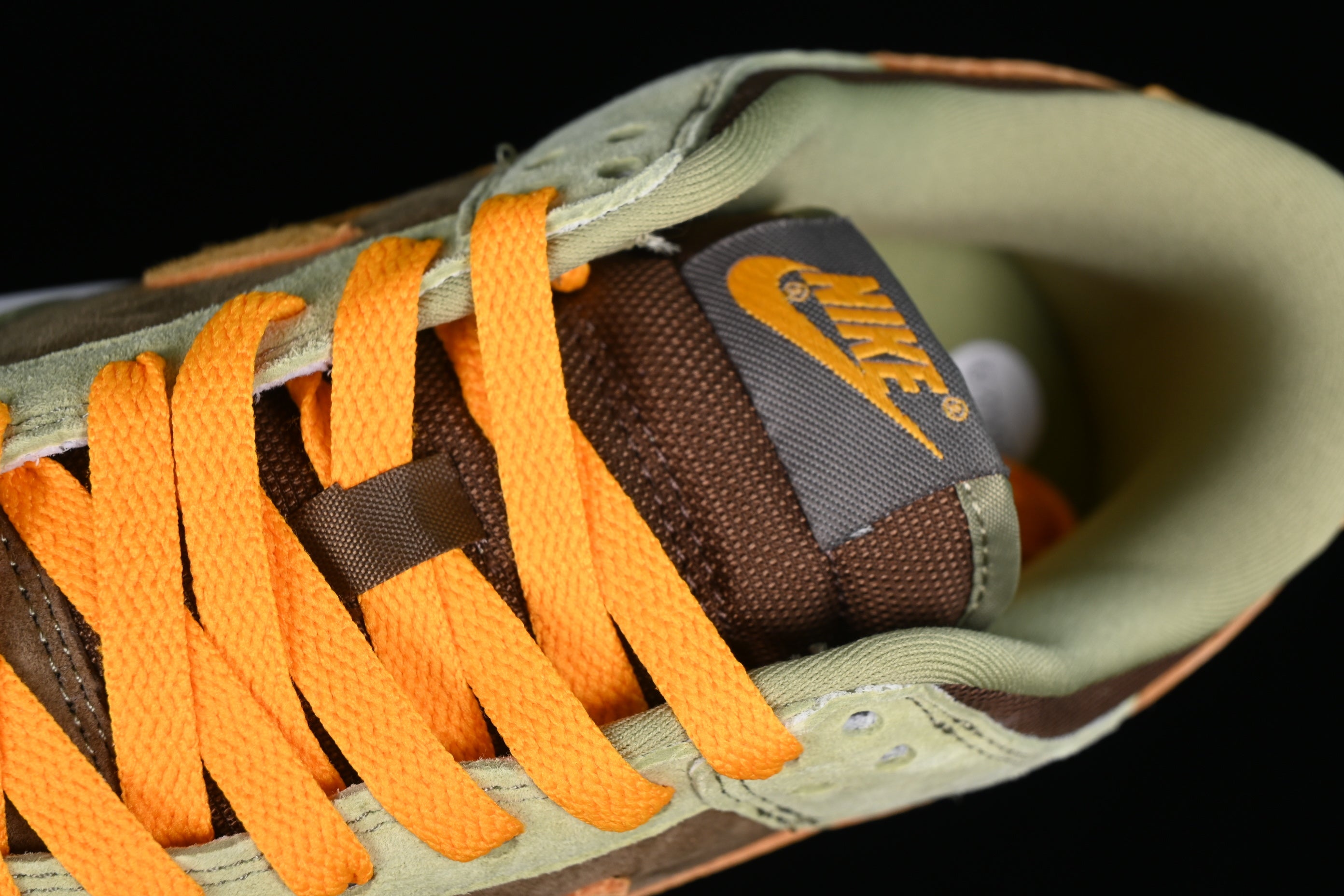 Nike Dunk Low SE "Dusty Olive"