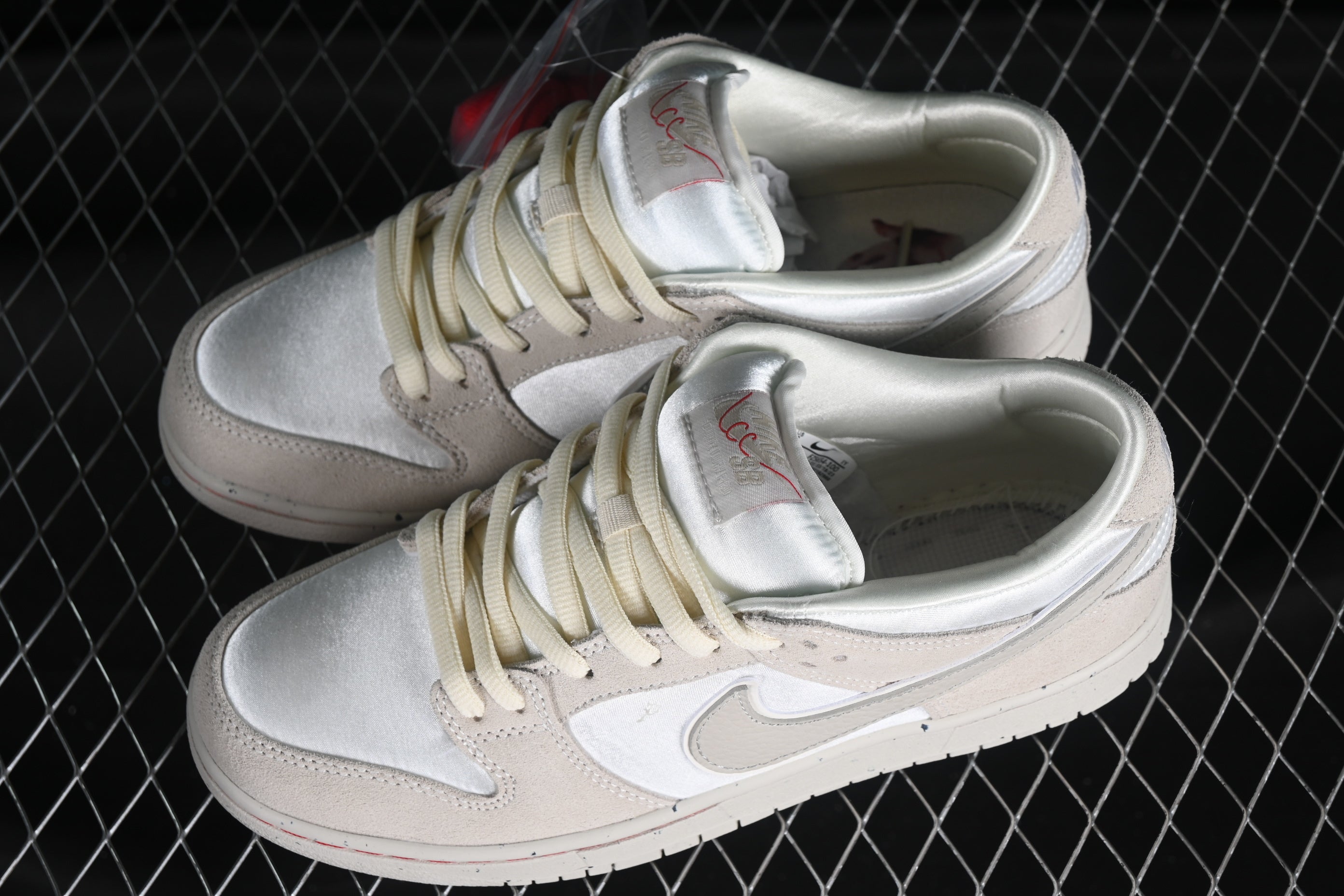 Nike Dunk Low "City of Love" Light Bone