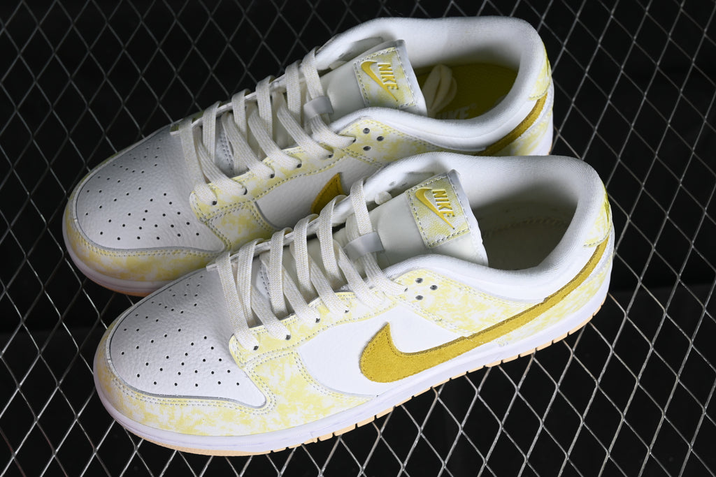 Nike Dunk Low OG "Yellow Strike" W