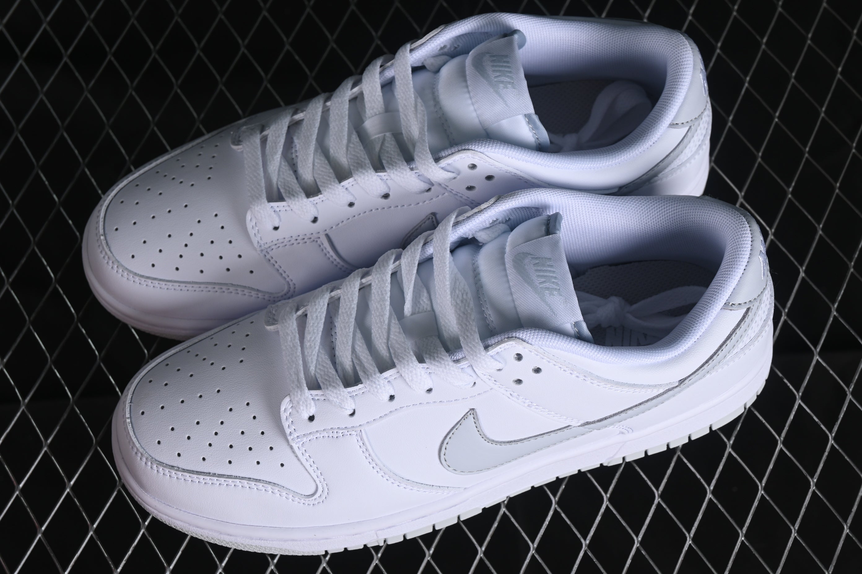 Nike Dunk Low Retro White Pure Platinum