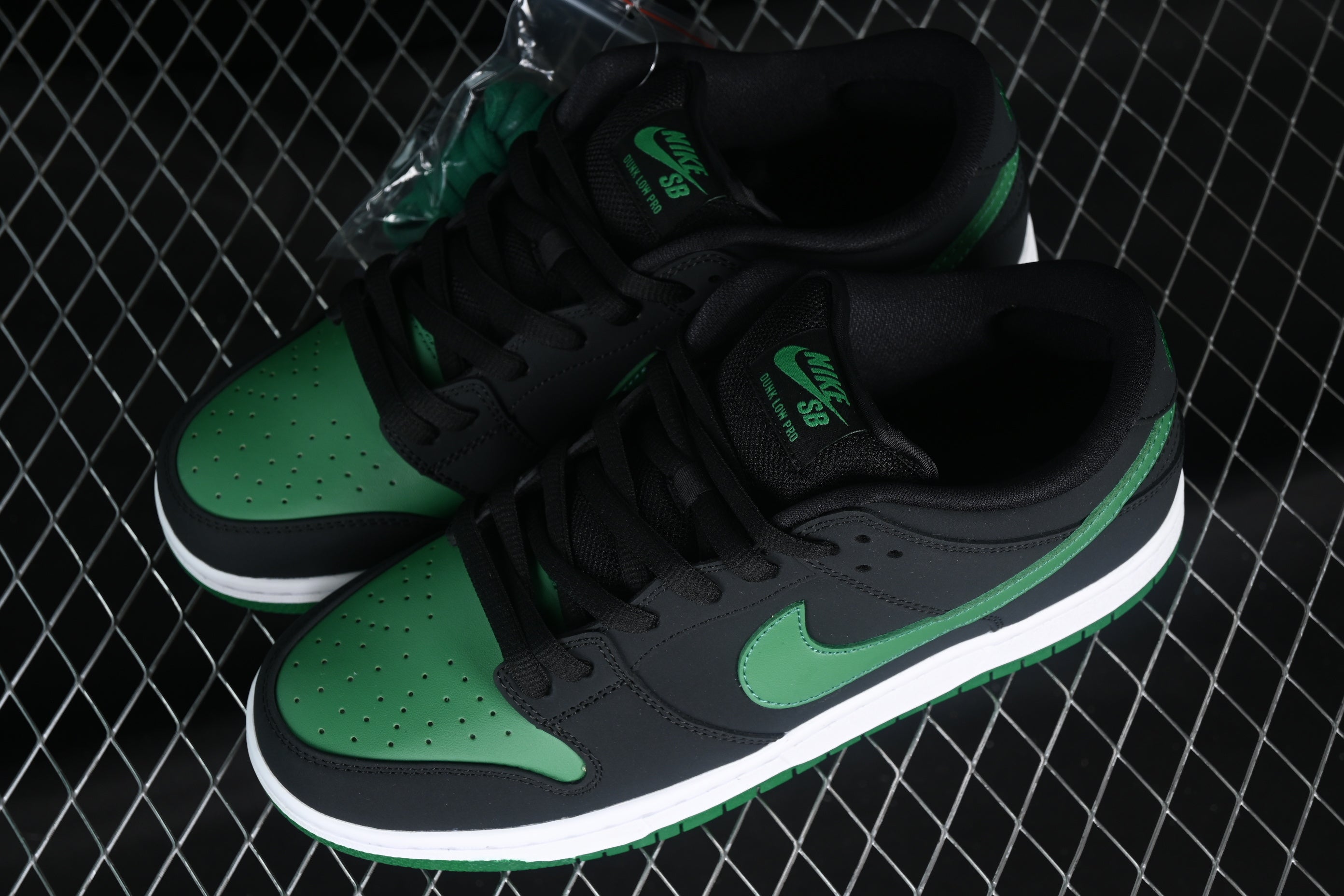 Nike SB Dunk Low Pro "Pine Green"