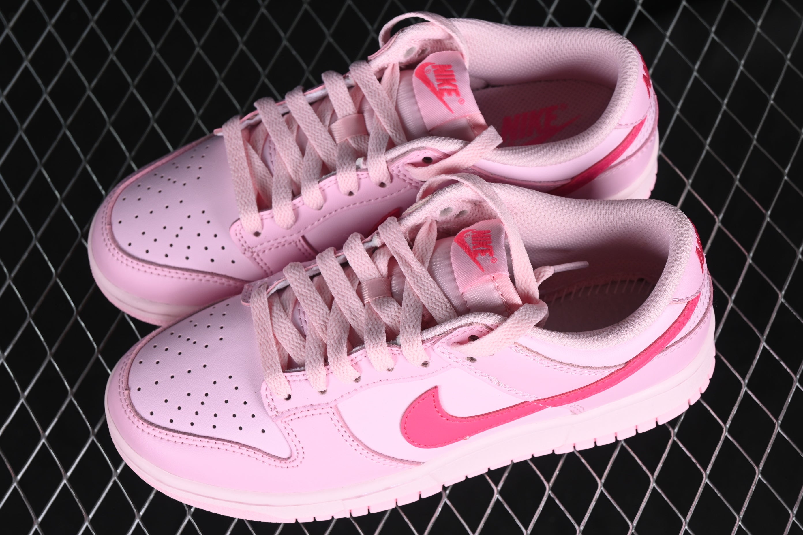 Nike Dunk Low GS Triple Pink (Barbie)