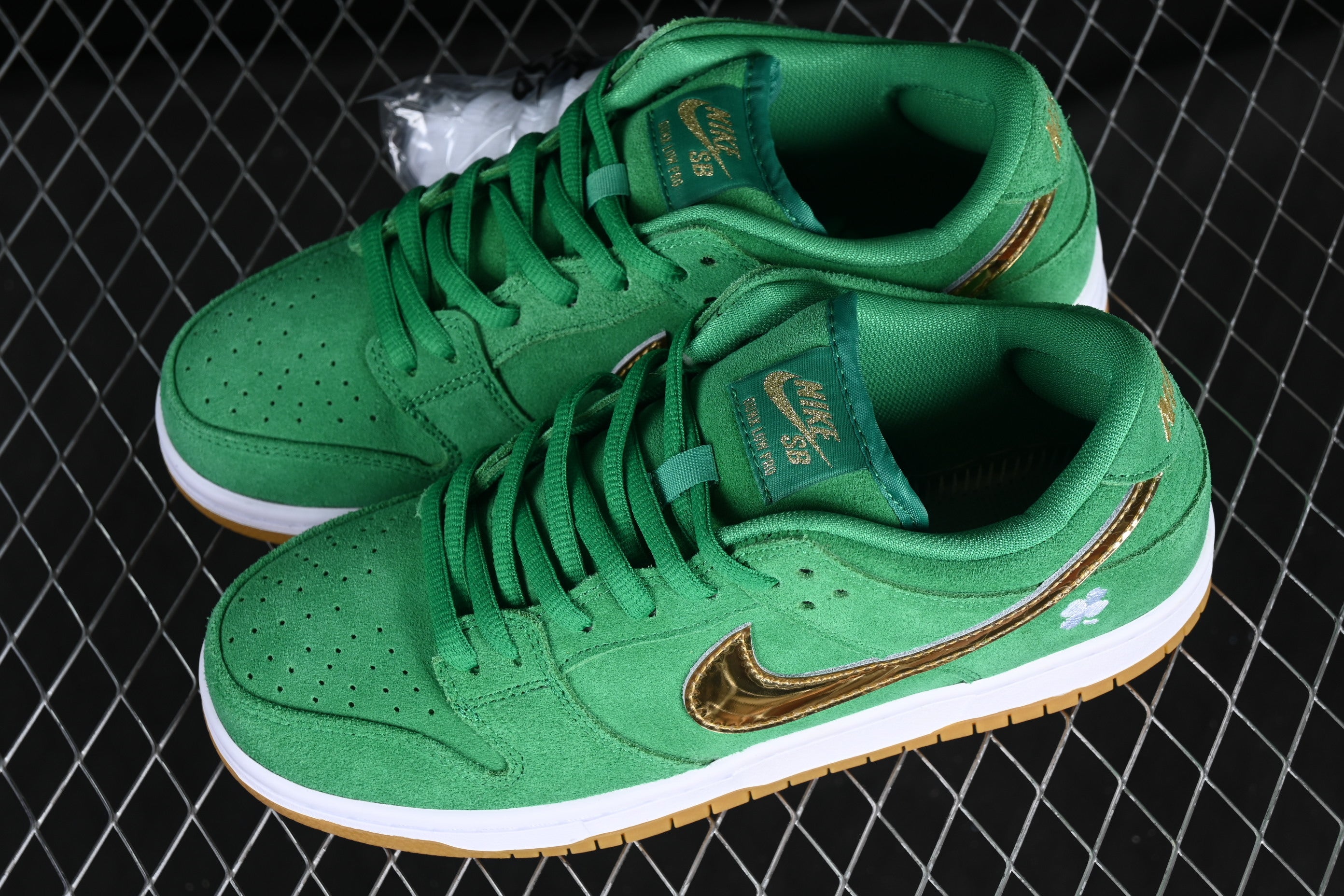 Nike SB Dunk Low Pro "St. Patrick's Day"
