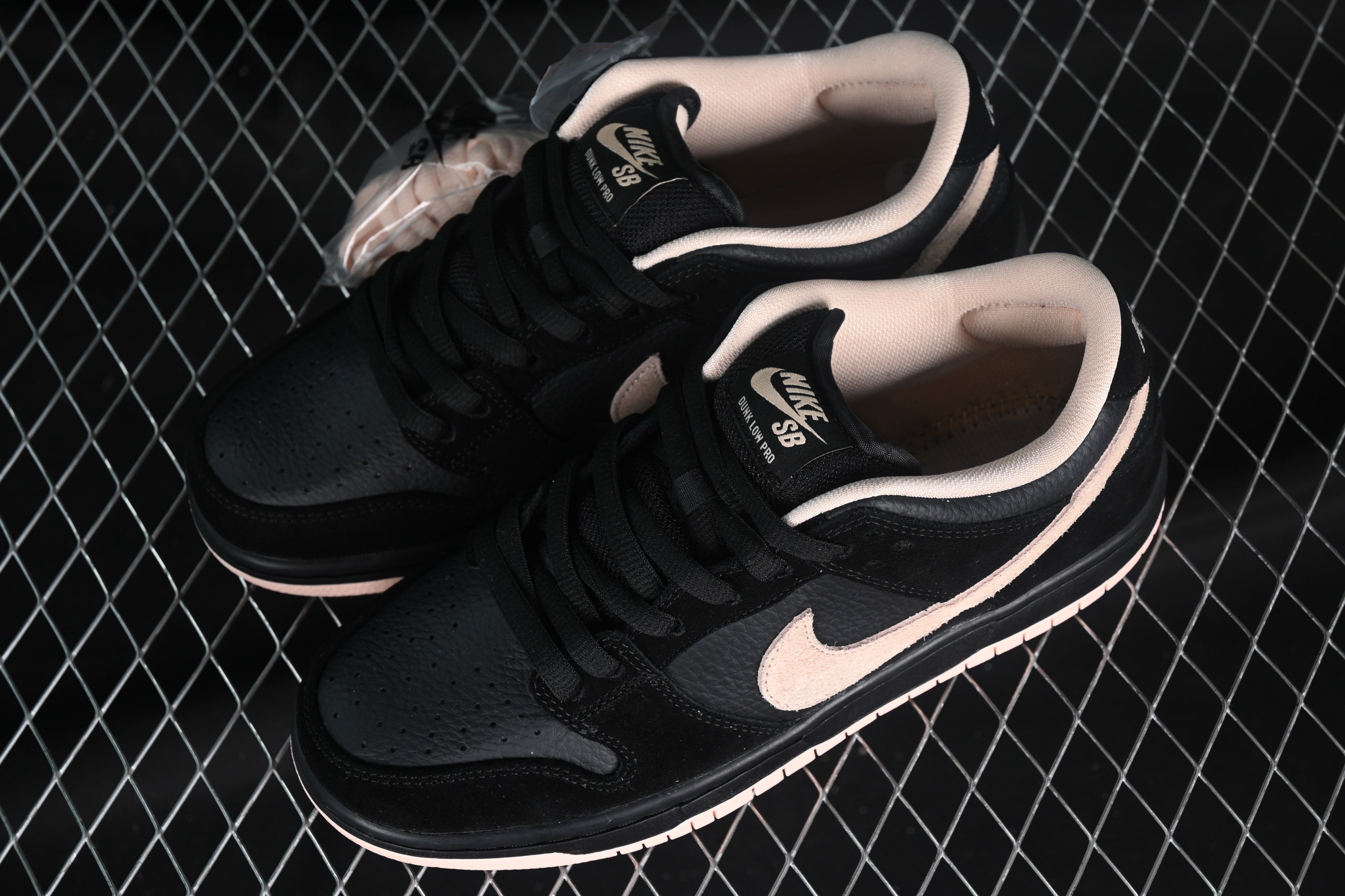 Nike SB Dunk Low Pro "Washed Coral"