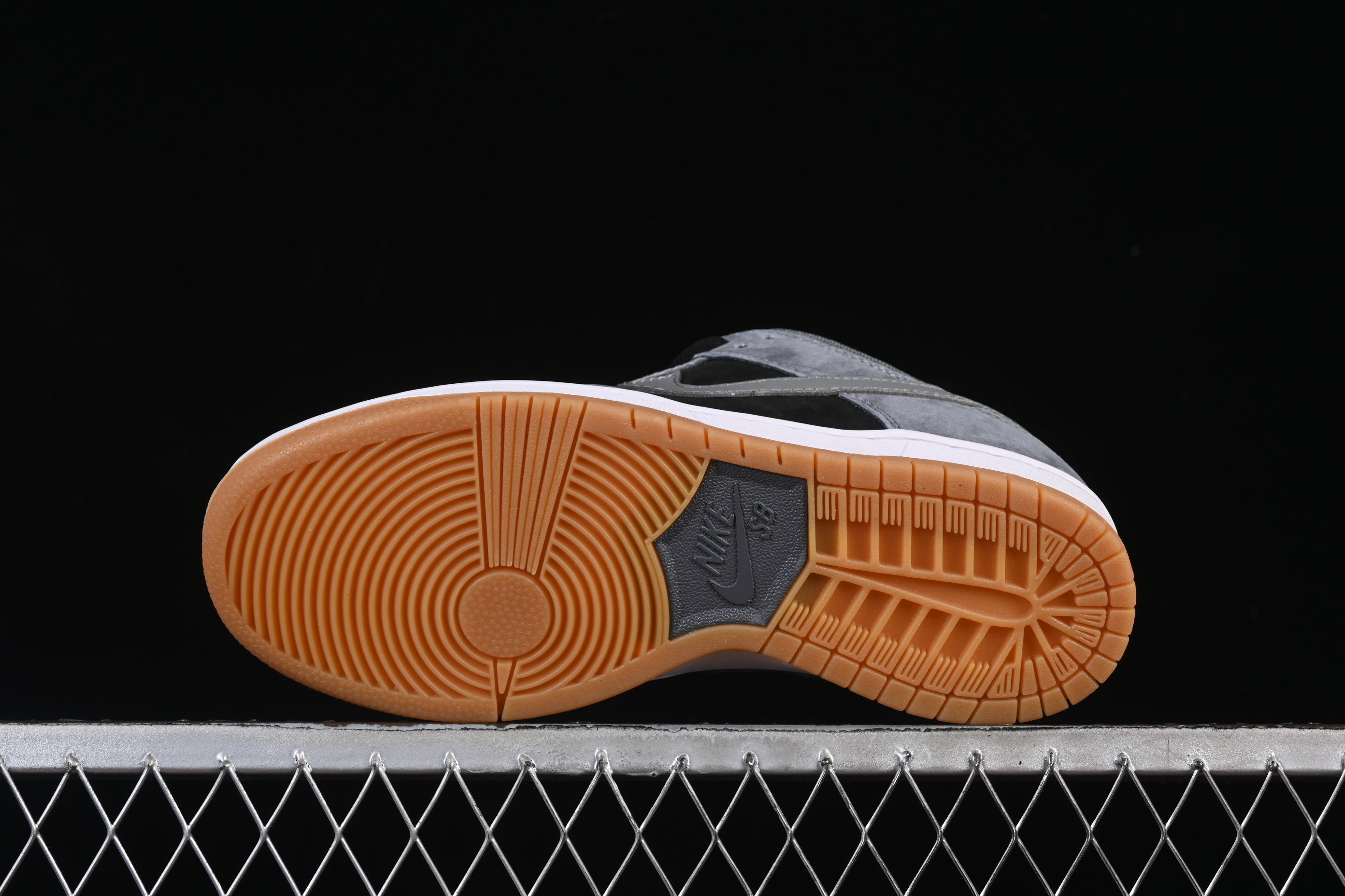 Nike SB Dunk Low Pro "Shadow"