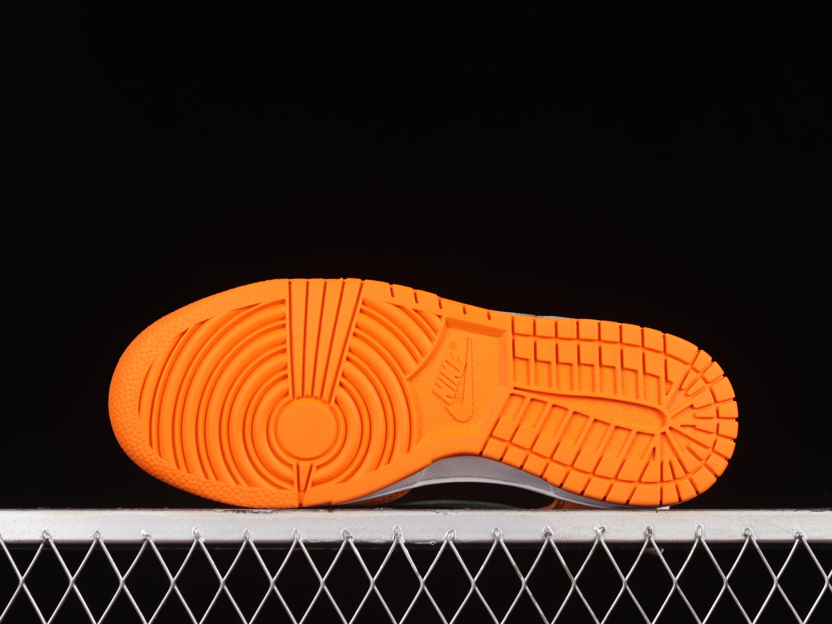 Nike Dunk Low SP "Ceramic"