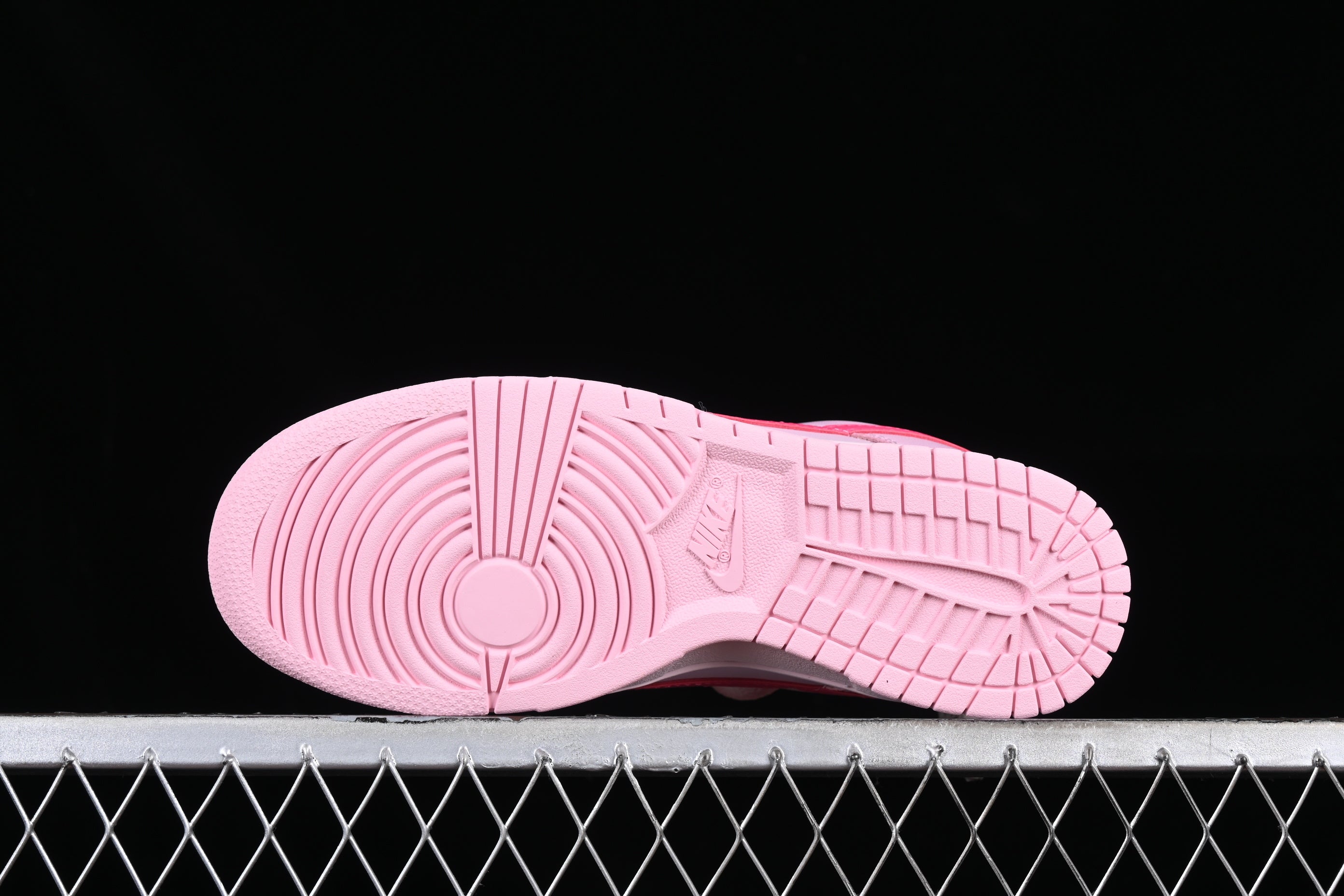Nike Dunk Low GS Triple Pink (Barbie)