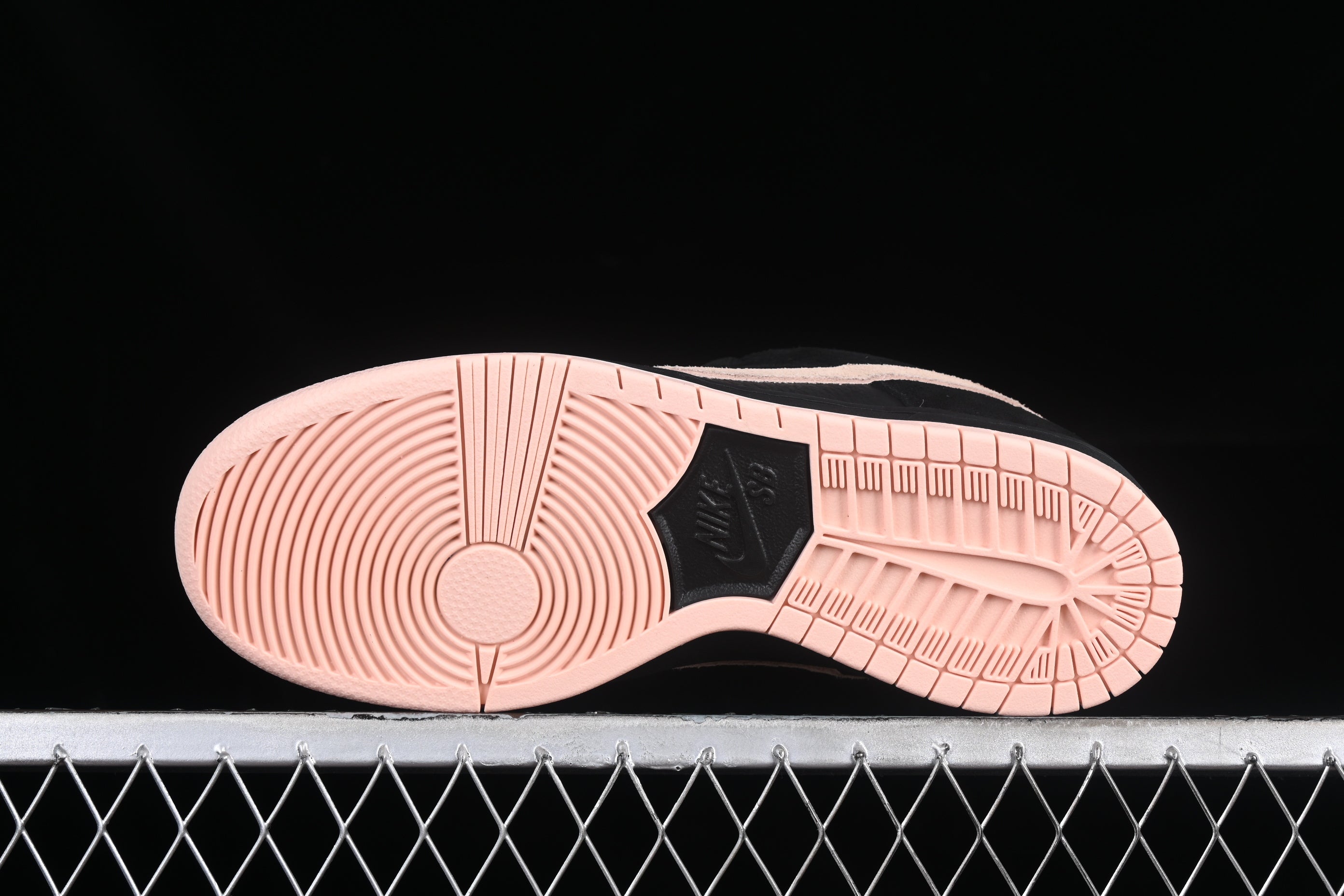 Nike SB Dunk Low Pro "Washed Coral"