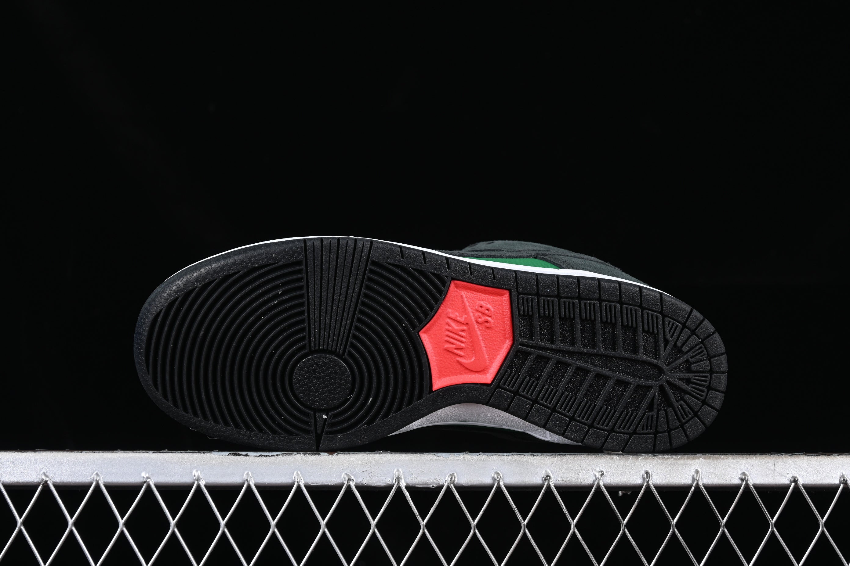 Nike Dunk Low Premium SB "J-Pack Pine Green"