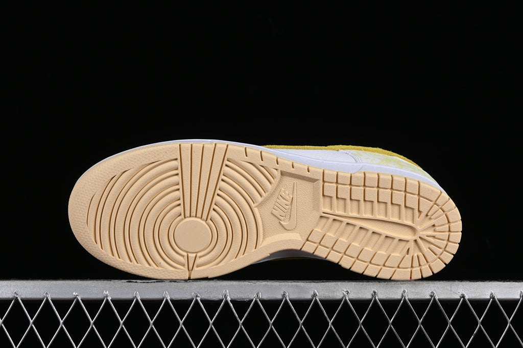 Nike Dunk Low OG "Yellow Strike" W