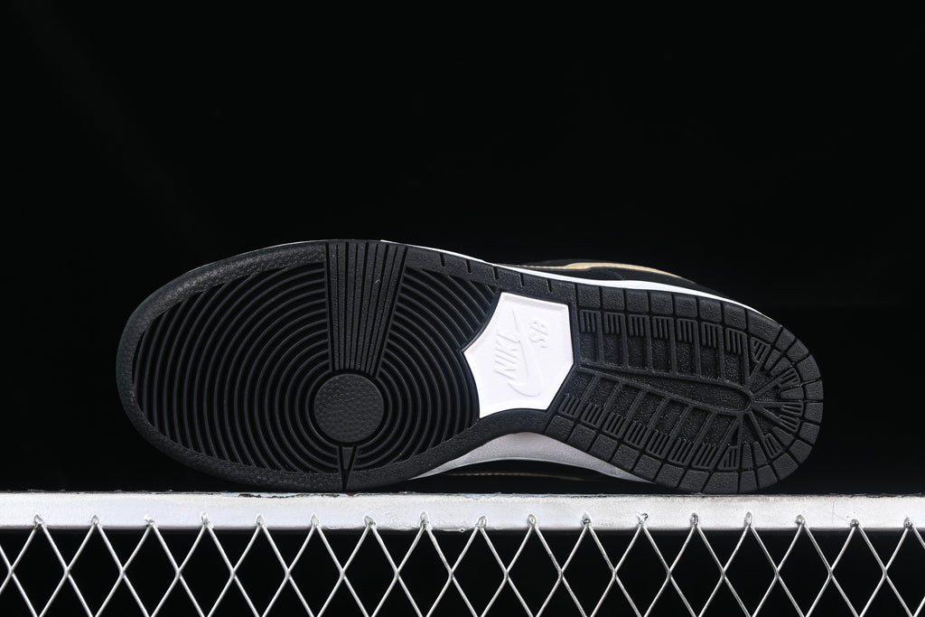 Nike SB Dunk Low Pro "Black Gold"